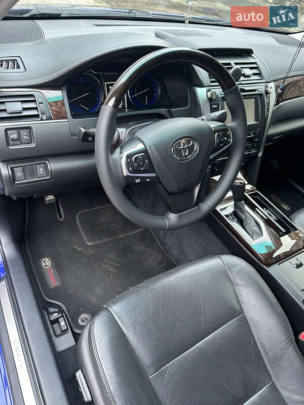Седан Toyota Camry 2016 в Луцьку
