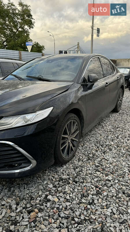 Toyota Camry 2021