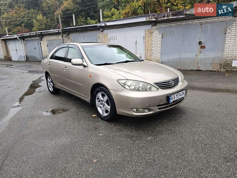Toyota Camry 2003
