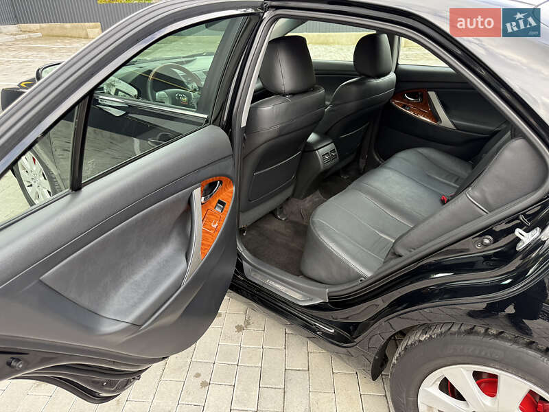 Седан Toyota Camry 2008 в Кременце фото 39 Седан Toyota Camry 2008 в Кременце