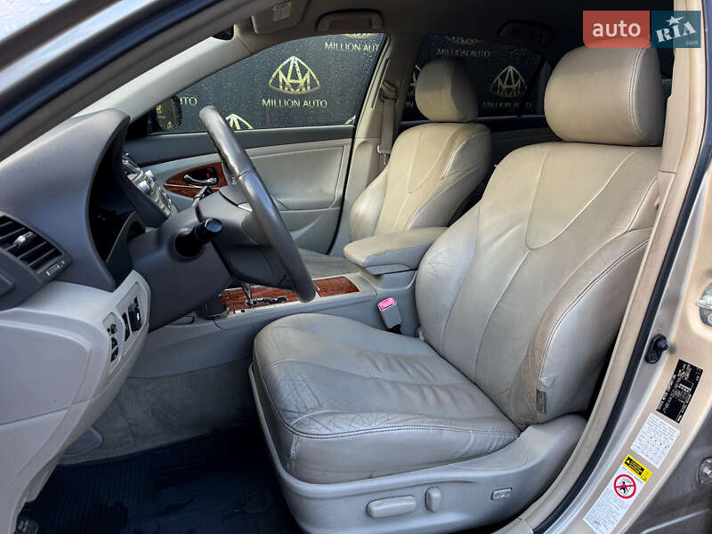 Седан Toyota Camry 2008 в Києві