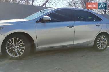 Седан Toyota Camry 2015 в Николаеве