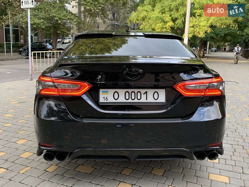 Седан Toyota Camry 2018 в Одессе