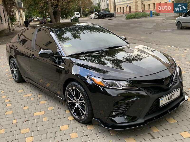 Седан Toyota Camry 2018 в Одессе