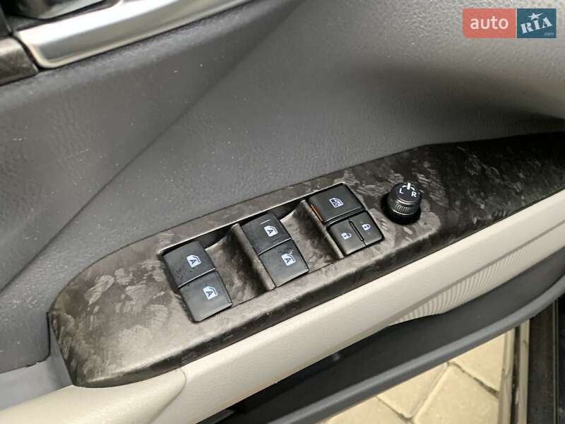 Седан Toyota Camry 2018 в Одессе