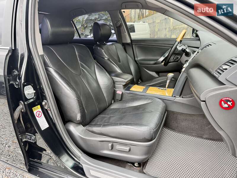 Седан Toyota Camry 2006 в Харкові