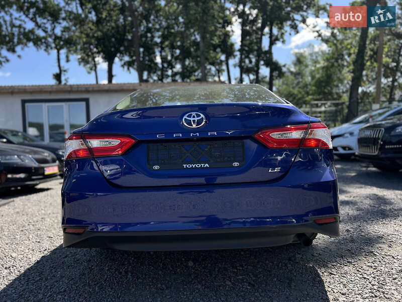 Седан Toyota Camry 2017 в Умані