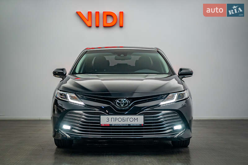 Седан Toyota Camry 2018 в Києві
