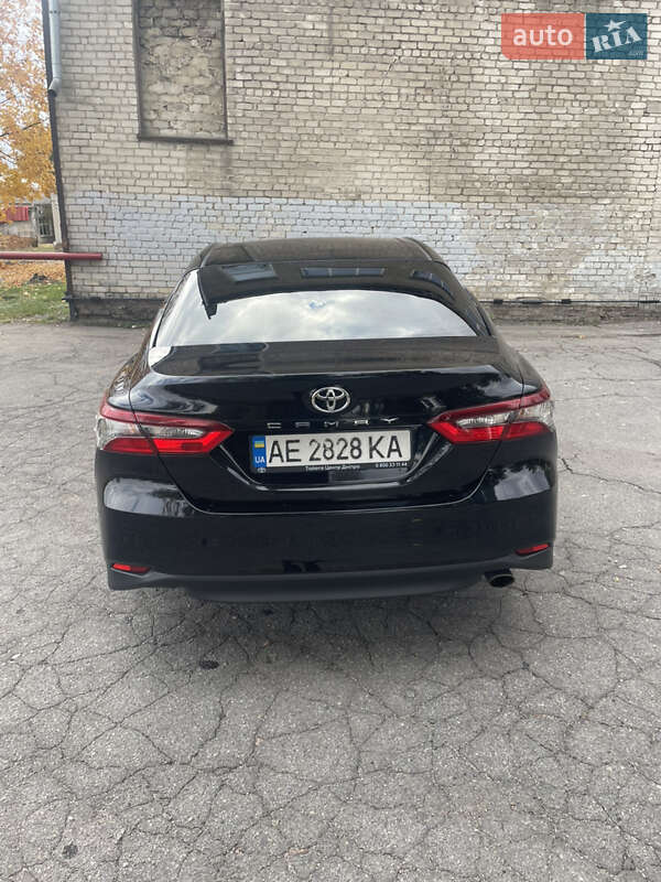 Седан Toyota Camry 2021 в Павлограде