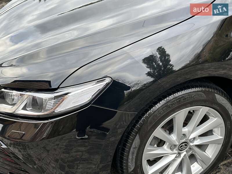 Седан Toyota Camry 2021 в Харькове