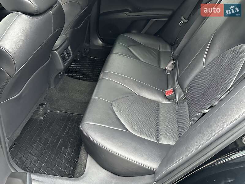 Седан Toyota Camry 2021 в Харькове