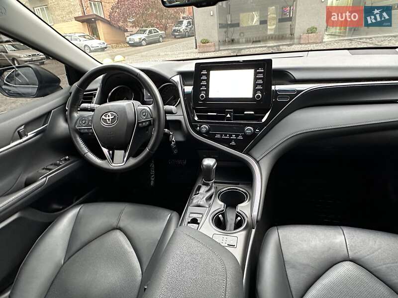 Седан Toyota Camry 2021 в Харькове