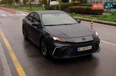 Седан Toyota Camry 2024 в Києві