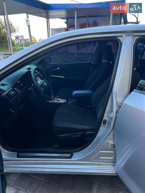 Седан Toyota Camry 2011 в Тернополе