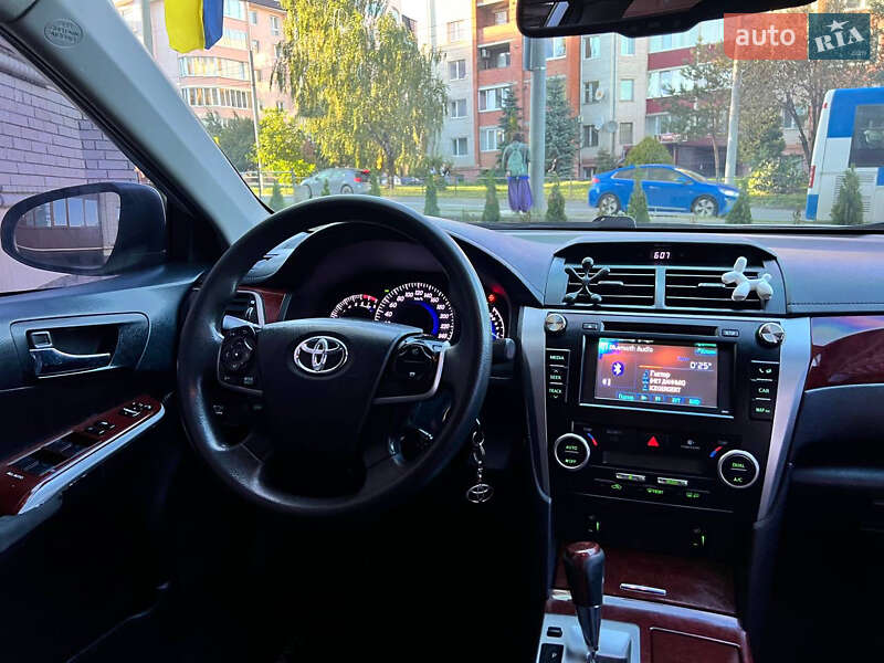 Седан Toyota Camry 2011 в Тернополе