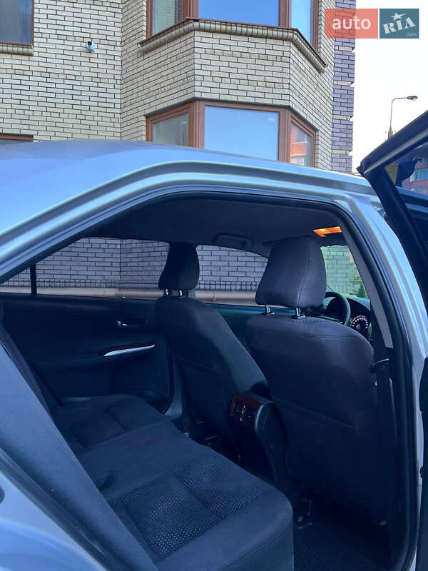 Седан Toyota Camry 2011 в Тернополе