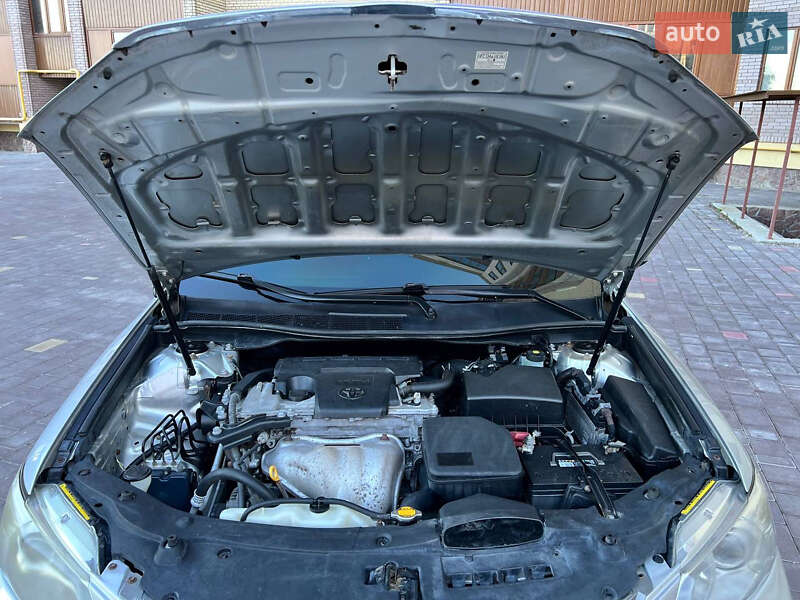 Седан Toyota Camry 2011 в Тернополе