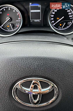 Седан Toyota Camry 2023 в 