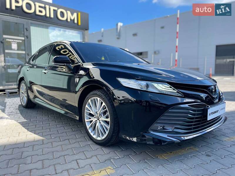 Седан Toyota Camry 2019 в Одесі