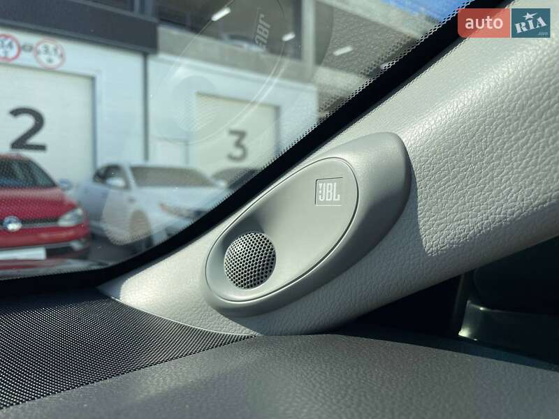 Седан Toyota Camry 2019 в Одесі