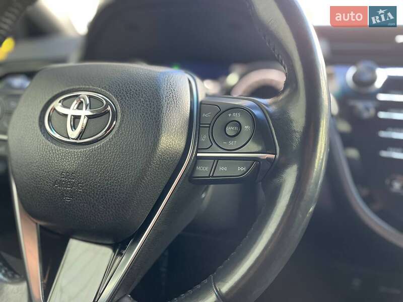 Седан Toyota Camry 2019 в Одесі