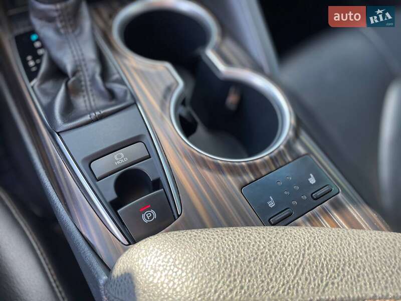 Седан Toyota Camry 2019 в Одесі