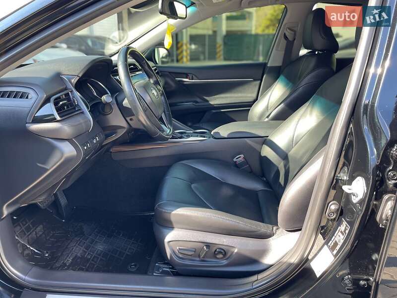 Седан Toyota Camry 2019 в Одесі
