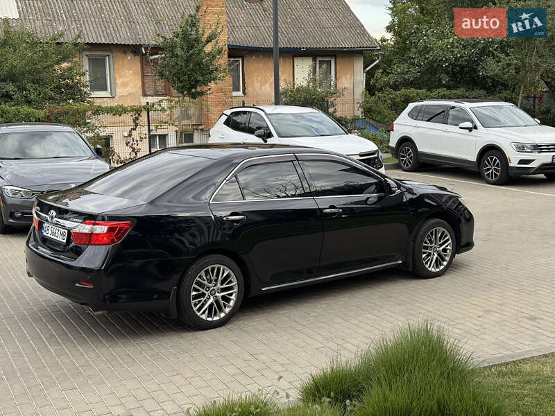 Седан Toyota Camry 2012 в Киеве