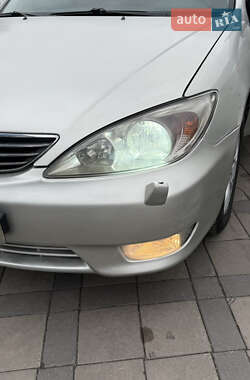 Седан Toyota Camry 2004 в  фото 9 Седан Toyota Camry 2004 в