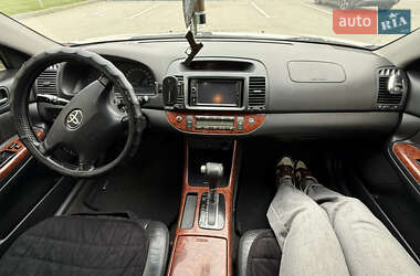 Седан Toyota Camry 2004 в  фото 28 Седан Toyota Camry 2004 в