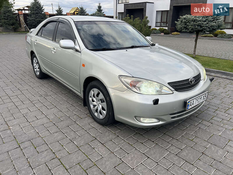 Седан Toyota Camry 2003 в Ровно