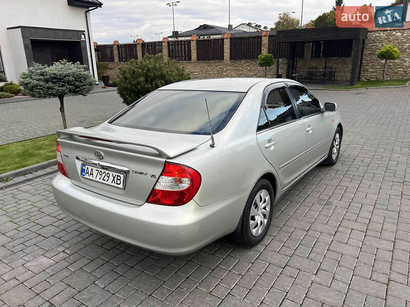 Седан Toyota Camry 2003 в Ровно