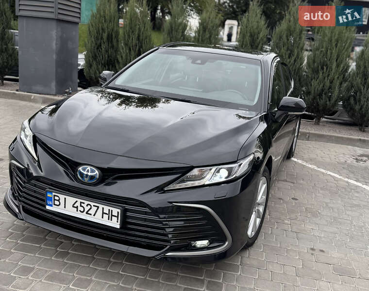 Седан Toyota Camry 2021 в 