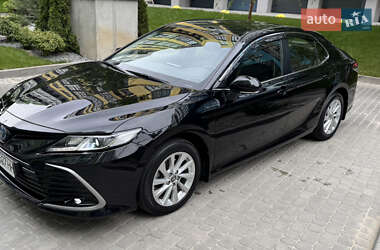 Седан Toyota Camry 2021 в 