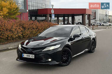 Седан Toyota Camry 2019 в Києві