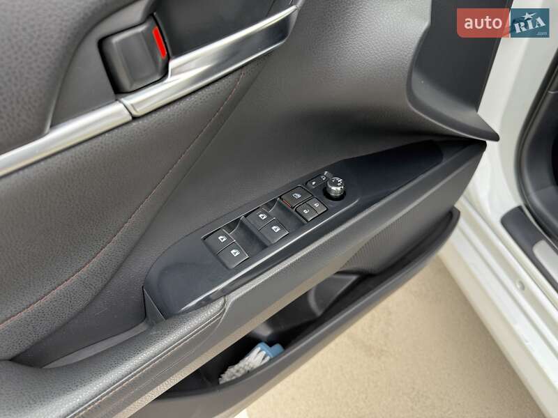 Седан Toyota Camry 2018 в Києві