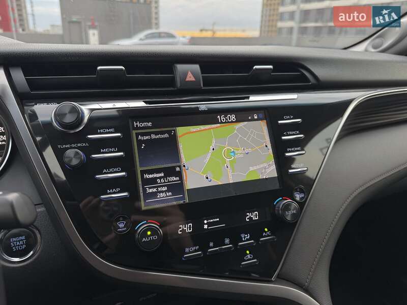 Седан Toyota Camry 2018 в Києві