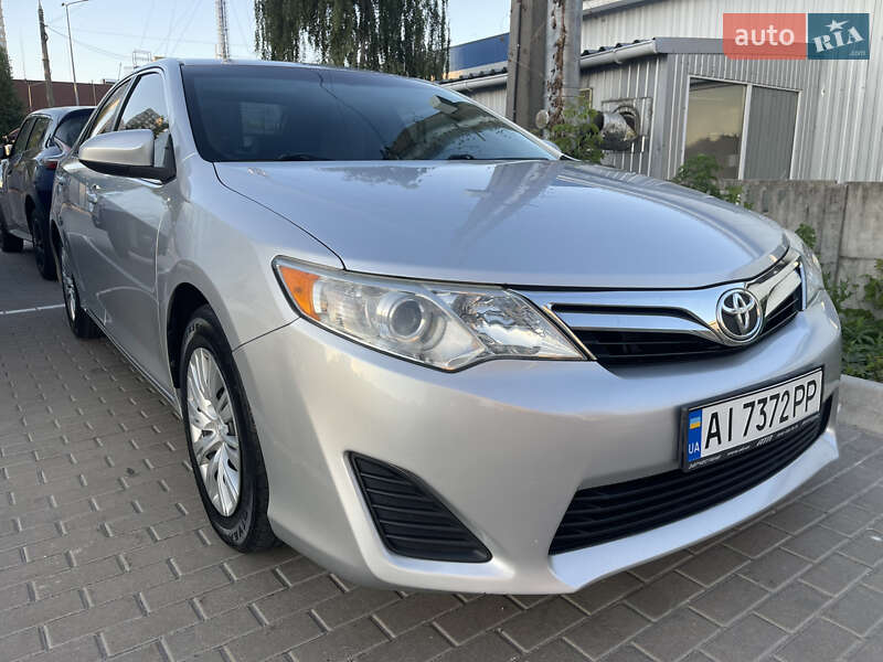 Седан Toyota Camry 2013 в Броварах