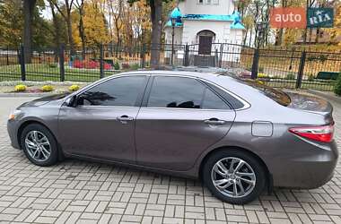 Седан Toyota Camry 2015 в Прилуках