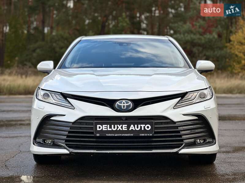 Toyota Camry 2021
