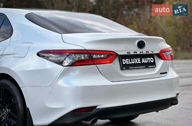 Седан Toyota Camry 2021 в 