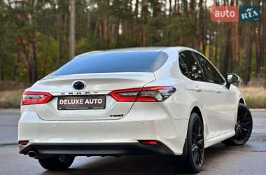 Седан Toyota Camry 2021 в 