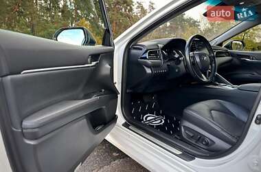 Седан Toyota Camry 2021 в 