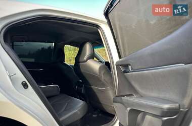 Седан Toyota Camry 2021 в 
