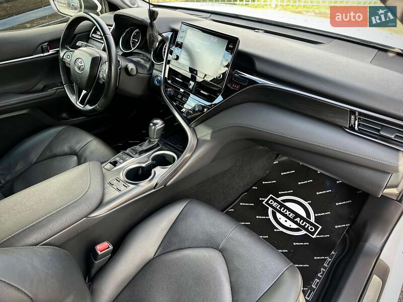 Седан Toyota Camry 2021 в Киеве