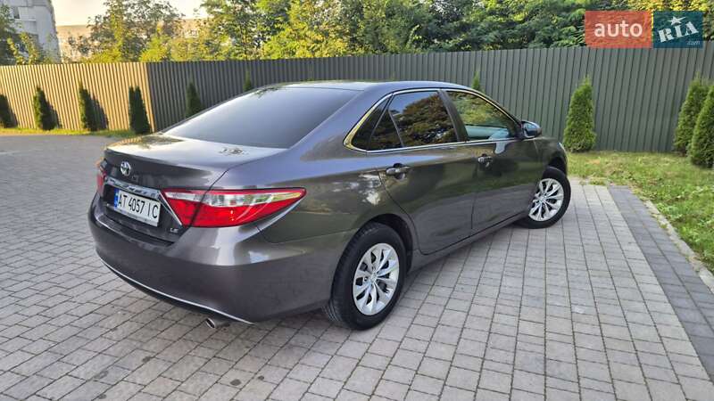 Седан Toyota Camry 2016 в Львові