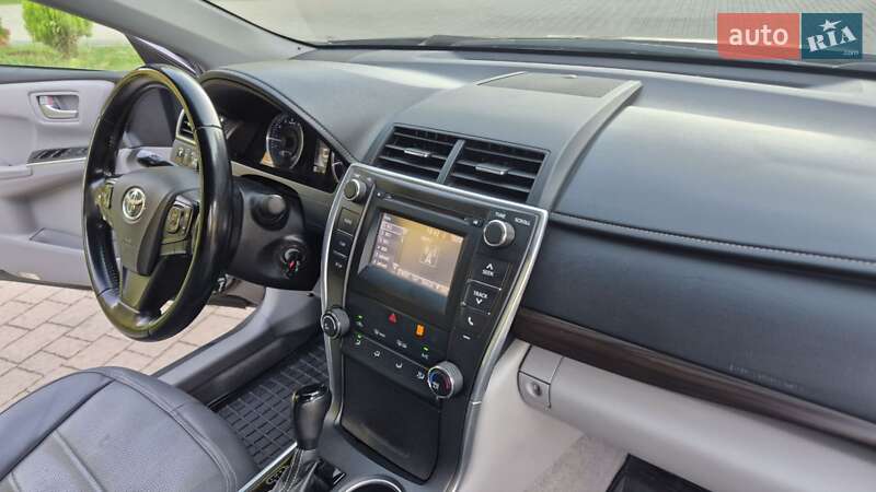 Седан Toyota Camry 2016 в Львові