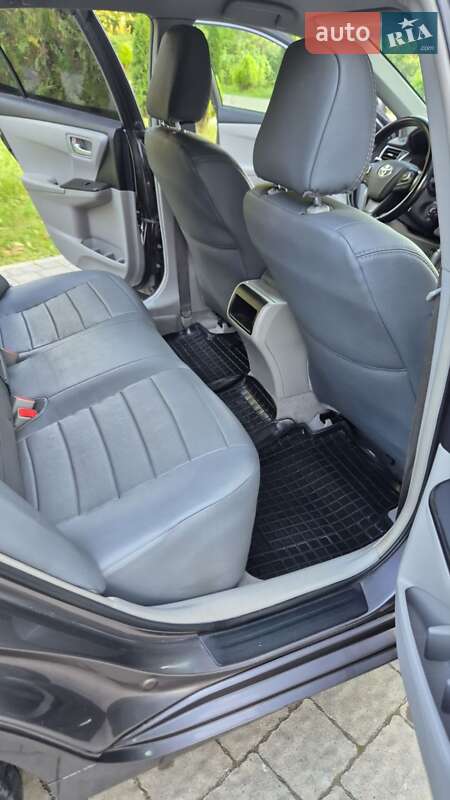 Седан Toyota Camry 2016 в Львові