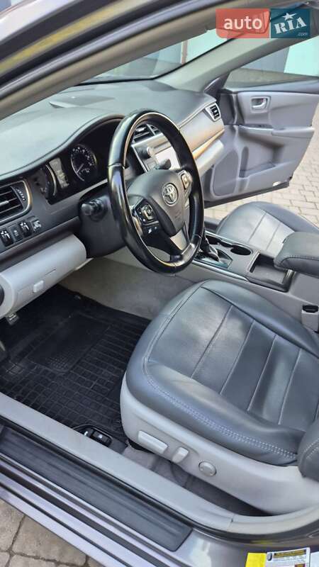 Седан Toyota Camry 2016 в Львові
