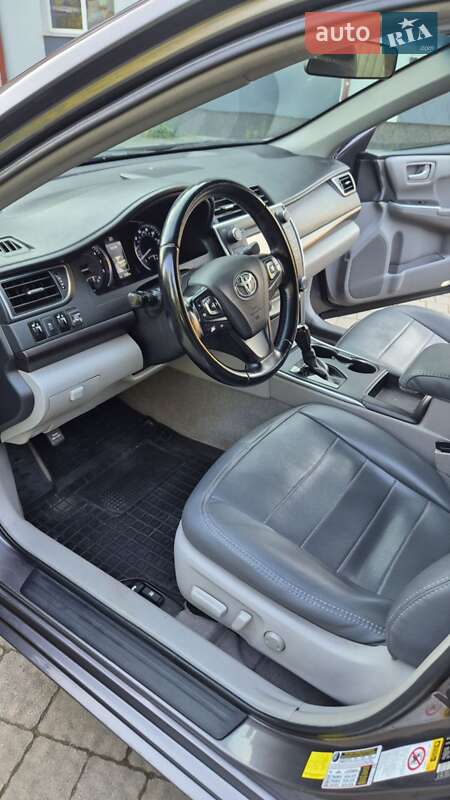 Седан Toyota Camry 2016 в Львові